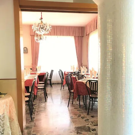 Edy Hotel 2*