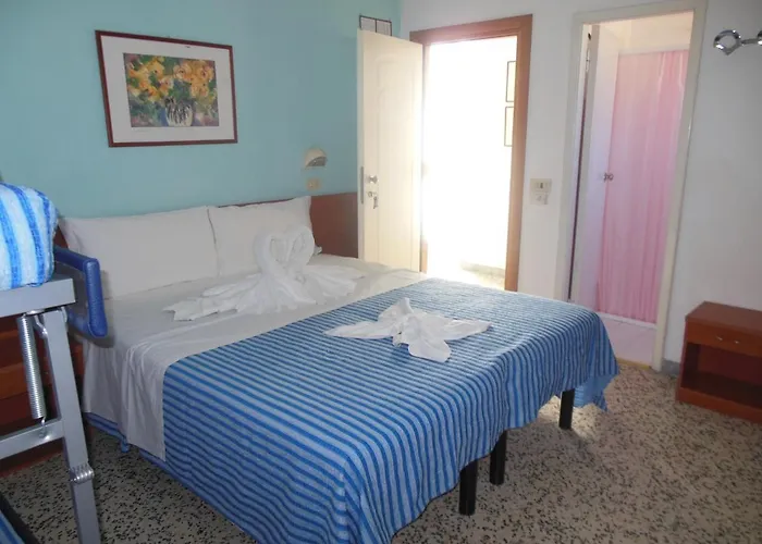 伊迪酒店 2* 里米尼