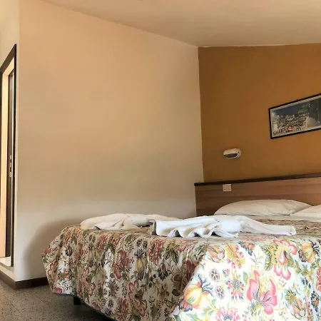 Edy Otel 2*